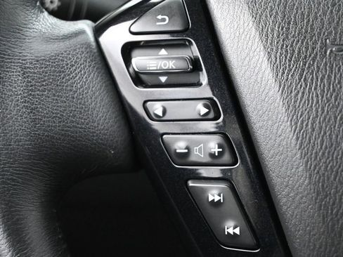 Used 2023 Nissan Armada SL w/ Captain's Chairs Package RWD image 8