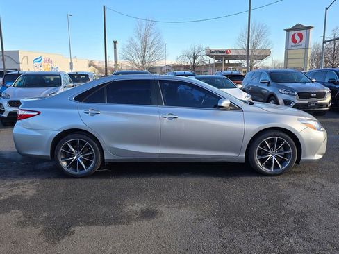 Used 2015 Toyota Camry XSE image 6