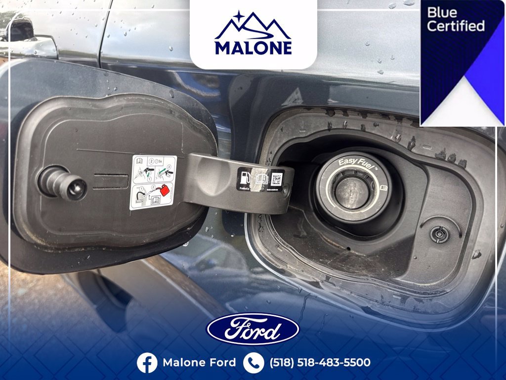 Used 2023 Ford Explorer XLT AWD/4WD image 16
