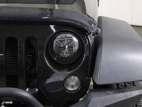 Used 2015 Jeep Wrangler Rubicon image 9