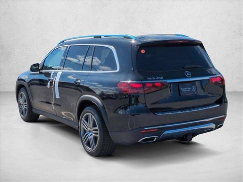 Used 2026 Mercedes-Benz GLS 450 4MATIC image 9