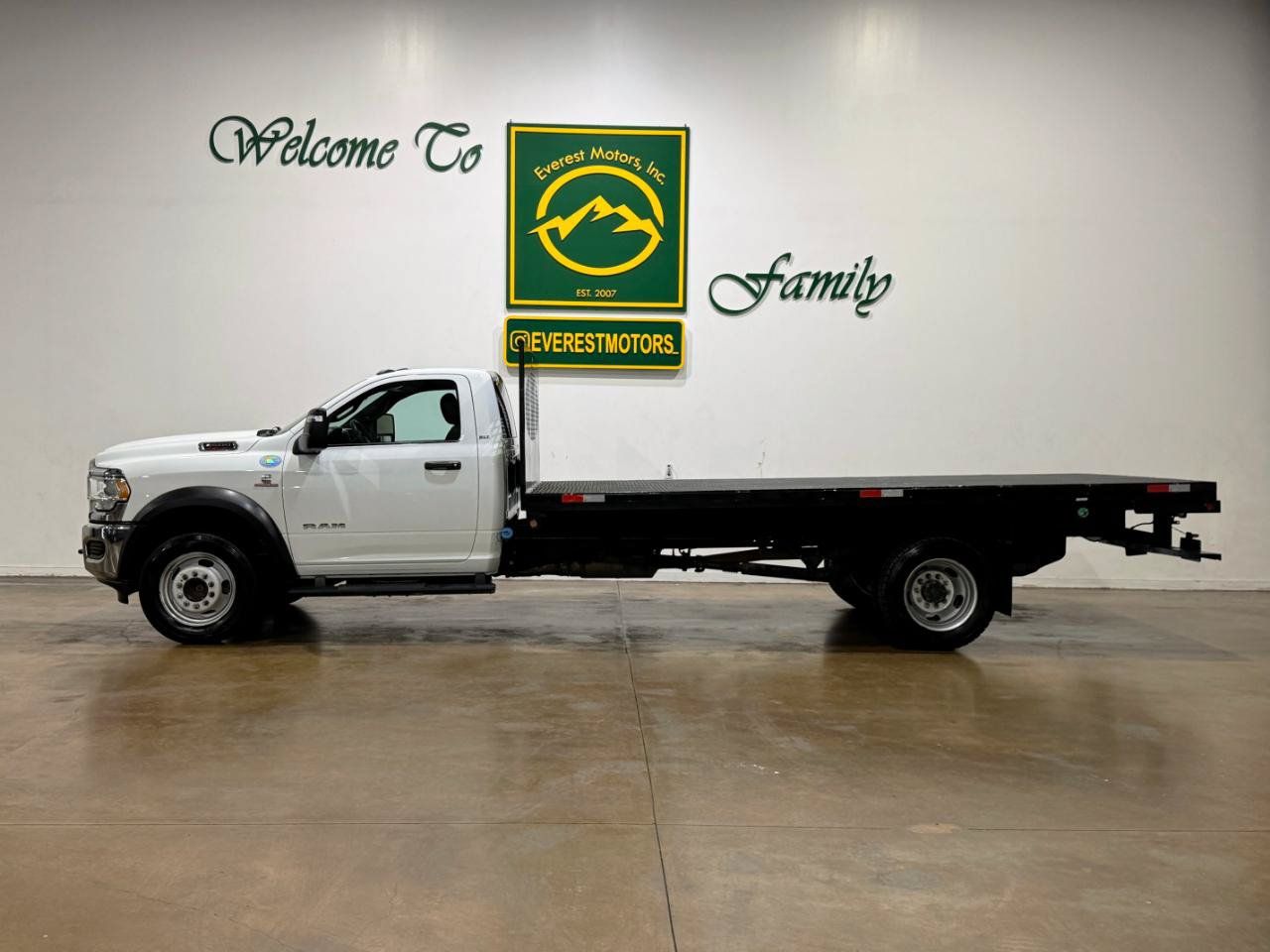 Used 2023 RAM 4500 SLT w/ Quick Order Package 2YG SLT AWD/4WD image 5