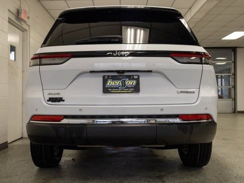 Certified 2023 Jeep Grand Cherokee Laredo w/ Luxury Tech Group I image 4