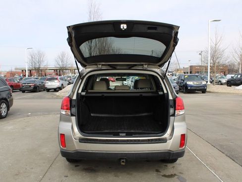 Used 2014 Subaru Outback 2.5i Premium image 10
