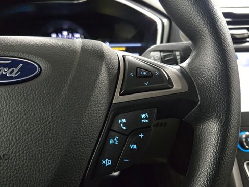 Used 2020 Ford Fusion SE image 34