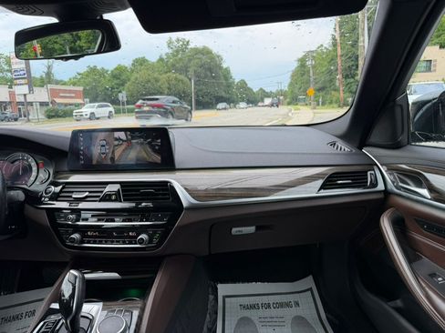 Used 2018 BMW 530e RWD image 18
