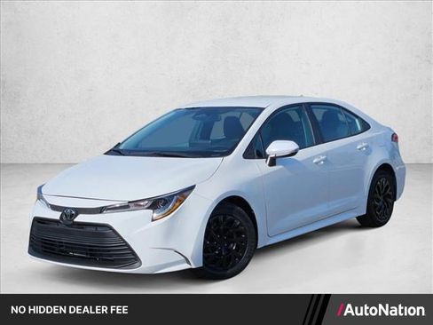 Used 2025 Toyota Corolla LE FWD image 1