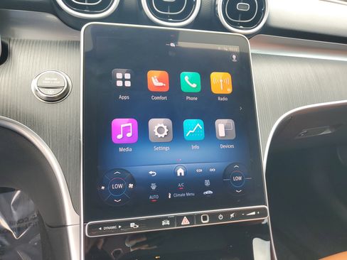 Used 2025 Mercedes-Benz C 300 Sedan image 23