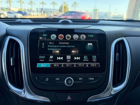 Used 2018 Chevrolet Equinox Premier FWD image 12
