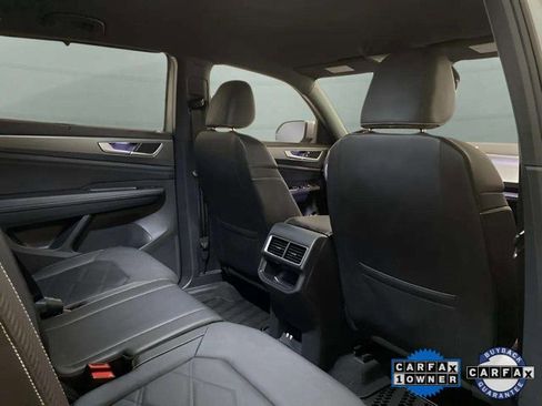 Used 2025 Volkswagen Atlas Cross Sport SE w/ Black Wheel Package image 19
