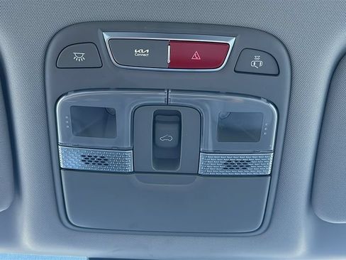 Used 2025 Kia Telluride S FWD image 30