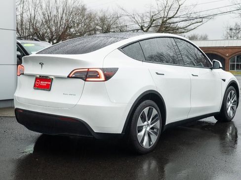 Used 2020 Tesla Model Y Long Range image 6