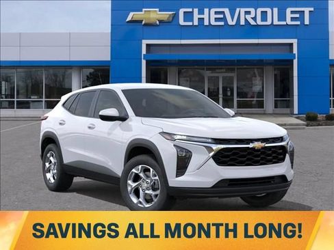 New 2026 Chevrolet Trax LS w/ LS Convenience Package FWD image 7