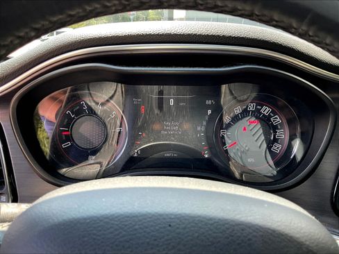 Used 2018 Dodge Challenger SXT Plus RWD image 11
