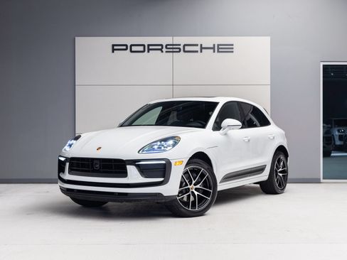 Certified 2026 Porsche Macan AWD/4WD image 1