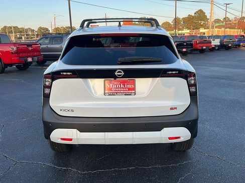 New 2026 Nissan Kicks SR w/ Cold Weather Package image 6