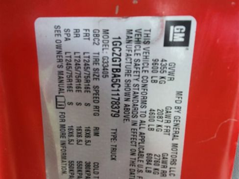 Used 2012 Chevrolet Express 3500 image 24