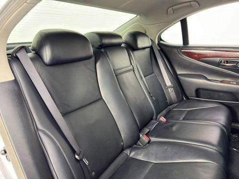 Used 2007 Lexus LS 460 image 38