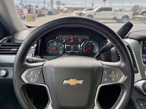 Used 2020 Chevrolet Suburban LT image 19