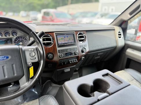 Used 2011 Ford F250 Lariat w/ Lariat Interior Pkg AWD/4WD image 21