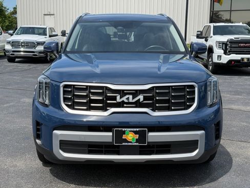 Used 2025 Kia Telluride S FWD image 3