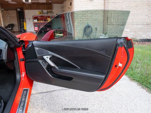 Used 2019 Chevrolet Corvette Stingray Coupe w/ Carbon Flash Badge Package image 68