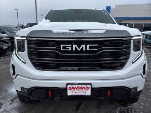 Used 2022 GMC Sierra 1500 AT4 w/ AT4 Preferred Package image 3