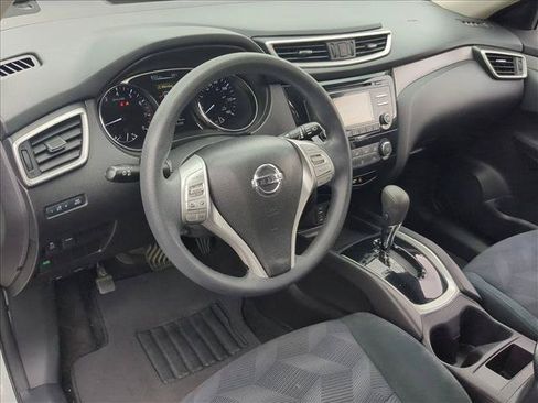 Used 2015 Nissan Rogue S FWD image 10