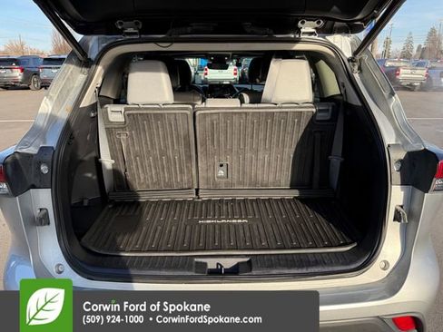 Used 2021 Toyota Highlander XLE image 19