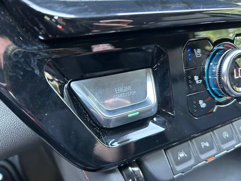 Used 2025 GMC Sierra 1500 AT4 w/ AT4 Premium Package AWD/4WD image 40