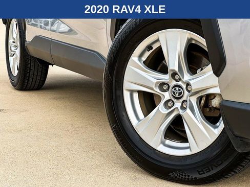 Used 2020 Toyota RAV4 XLE image 2
