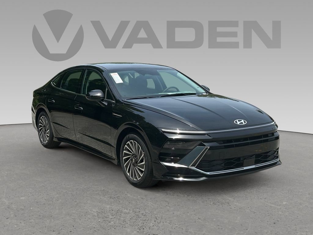 New 2025 Hyundai Sonata SEL FWD image 3