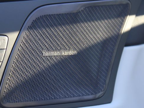 New 2026 Volvo XC60 B5 Ultra w/ Protection Package Premier image 12