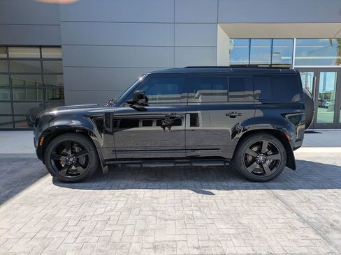 Used 2025 Land Rover Defender 110 X-Dynamic SE AWD/4WD image 8