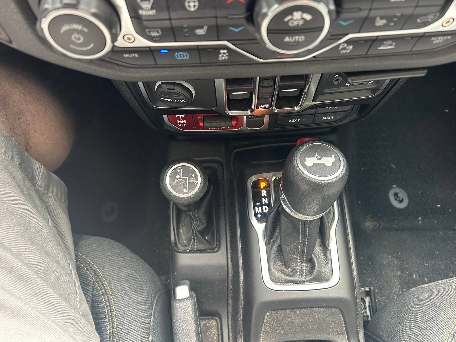 Used 2024 Jeep Wrangler Unlimited AWD/4WD image 18