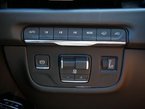 Certified 2025 Cadillac Escalade Sport Platinum w/ LPO, ONYX Package AWD/4WD image 25
