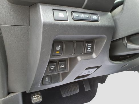 Used 2025 Nissan Frontier SV w/ SV Convenience Package AWD/4WD image 18