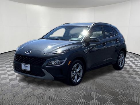Used 2022 Hyundai Kona SEL AWD/4WD image 3