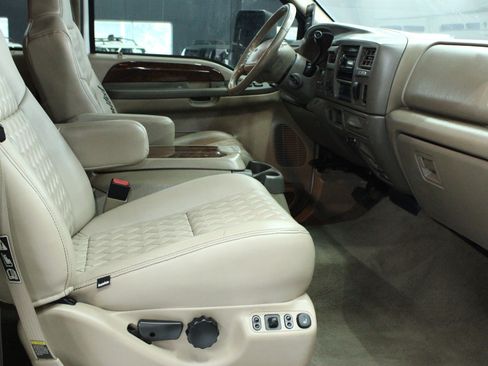 Used 2002 Ford Excursion Limited AWD/4WD image 30