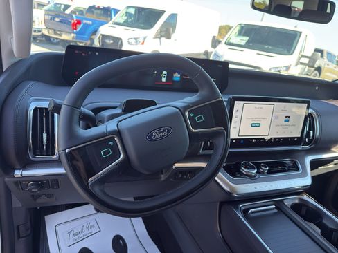 New 2025 Ford Expedition Platinum w/ Platinum Ultimate Package image 9