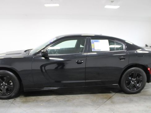 Used 2022 Dodge Charger SXT RWD image 6