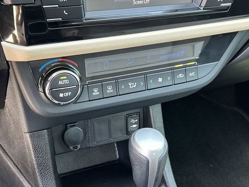 Used 2016 Toyota Corolla LE FWD image 26