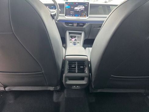 Used 2025 Volkswagen Tiguan SE image 15