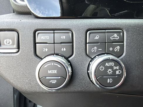 New 2026 GMC Sierra 1500 SLT w/ SLT Premium Plus Package image 15