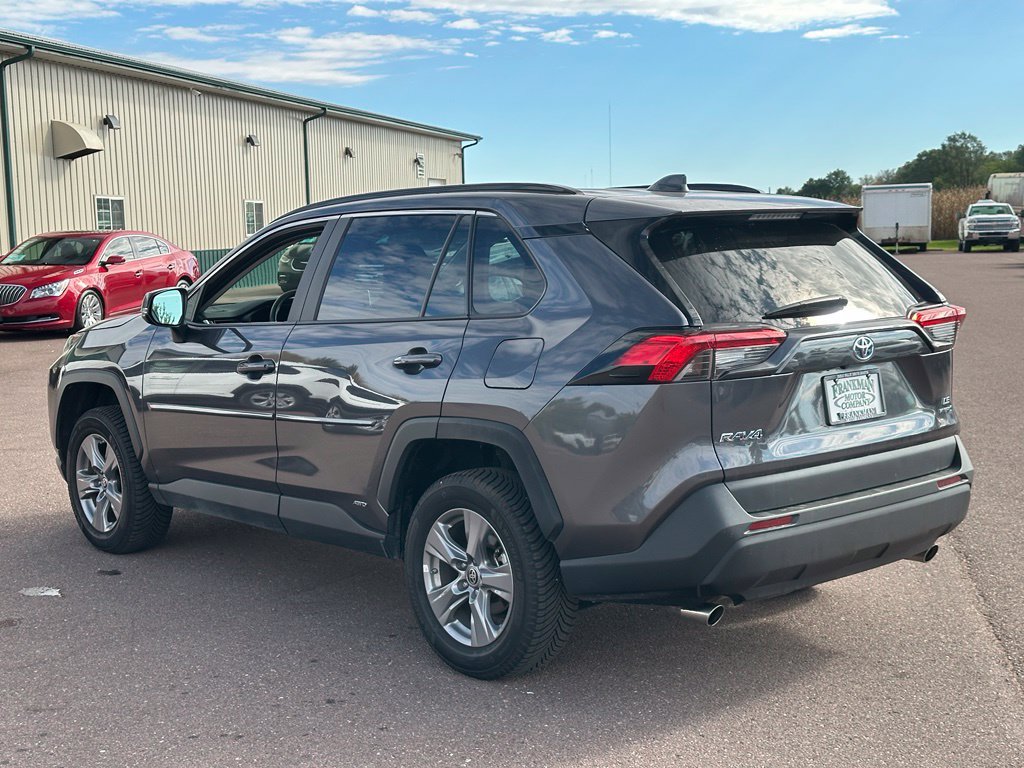Used 2024 Toyota RAV4 LE AWD/4WD image 5