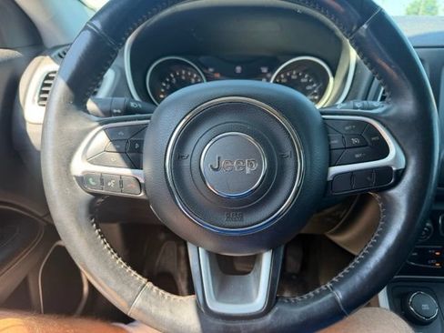 Used 2018 Jeep Compass Latitude w/ Popular Equipment Group AWD/4WD image 17