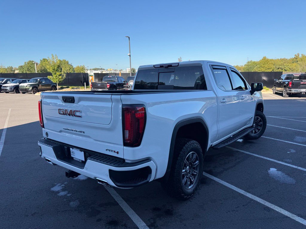 Used 2024 GMC Sierra 1500 AT4 w/ Technology Package AWD/4WD image 8