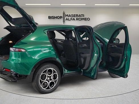 New 2025 Alfa Romeo Tonale w/ Premium Package image 12