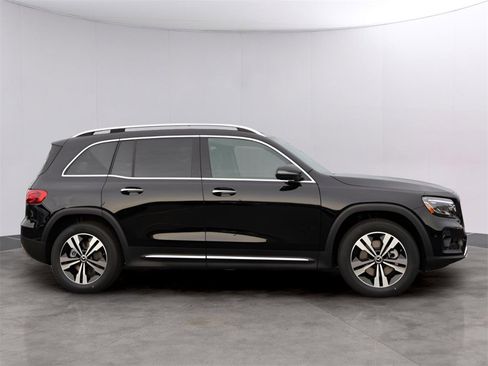 New 2025 Mercedes-Benz GLB 250 4MATIC image 4