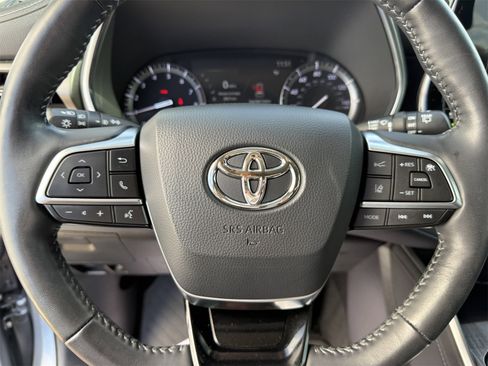 Used 2020 Toyota Highlander Limited image 30